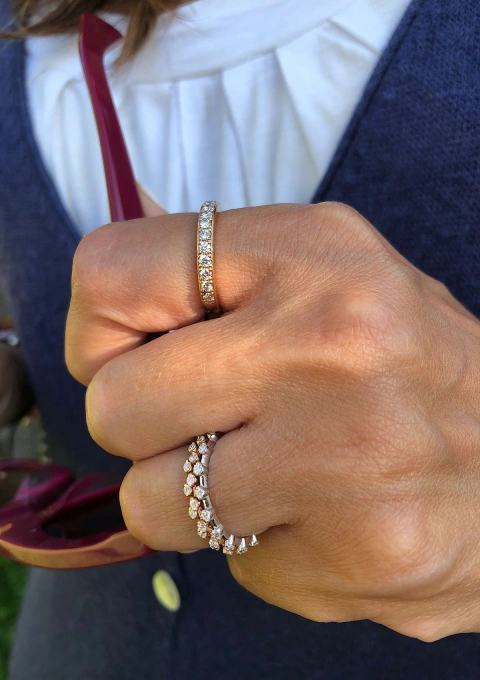 Anillo media alianza CONSTELLATION en oro amarillo de 18K y diamantes|Anillos de Diamantes|Godiam Alta Joyería