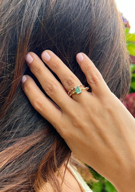 Media alianza CONSTELLATION en oro amarillo de 18K con diamantes
