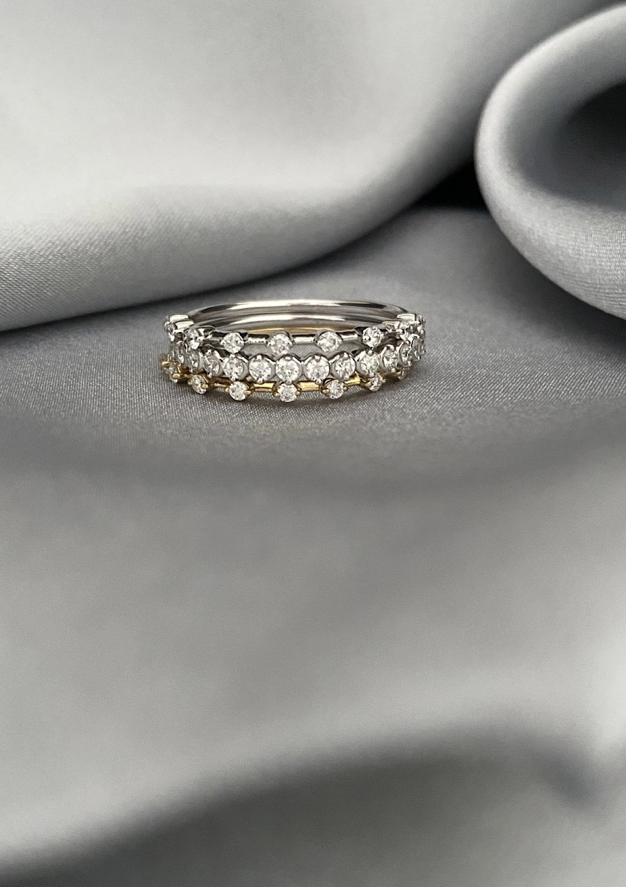 Bague CONSTELLATION en or jaune 18K et diamants.