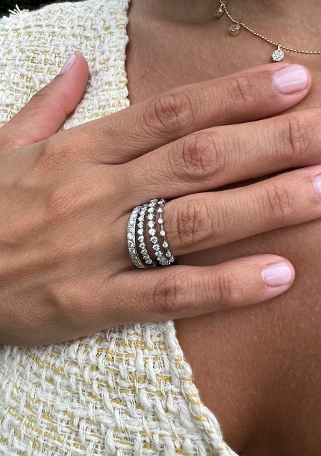 Anillo media alianza CONSTELLATION en oro blanco de 18K y diamantes|Anillos de Diamantes|Godiam Alta Joyería