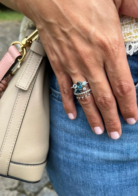 Anillo media alianza CONSTELLATION en oro blanco de 18K y diamantes|Anillos de Diamantes|Godiam Alta Joyería
