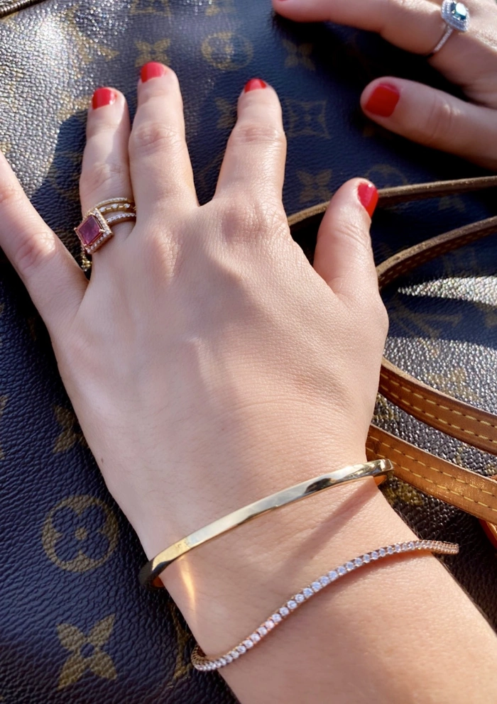 Pulsera rígida CAÑA CUADRADA en oro de 18K|Novedades|Godiam Alta Joyería