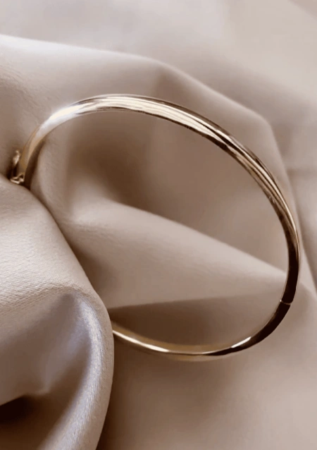 Pulsera rígida CAÑA CUADRADA en oro de 18K|Novedades|Godiam Alta Joyería