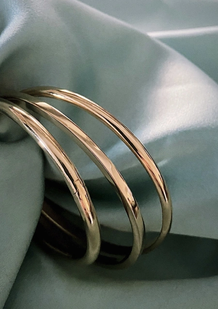 Pulsera rígida CAÑA CUADRADA en oro de 18K|Novedades|Godiam Alta Joyería