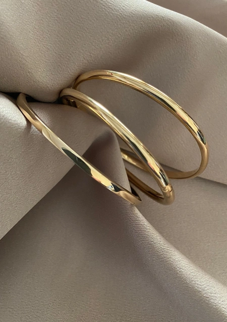 Pulsera rígida MEDIA CAÑA en oro de 18K|Pulseras|Godiam Alta Joyería