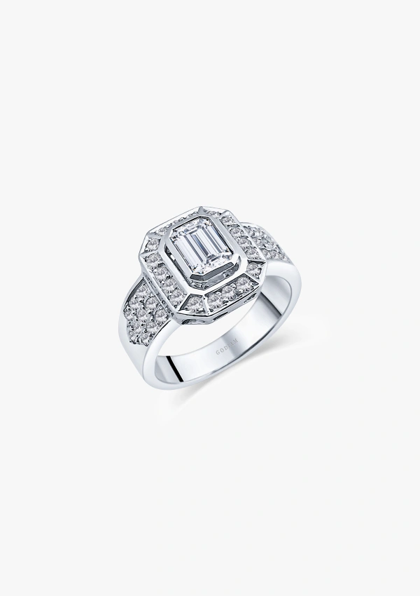 MARÍA 18K white gold brilliant and emerald cut diamonds halo ring