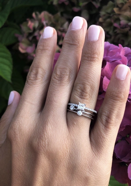 Anillo PRINCESS en oro blanco de 18 quilates con brillantes y princesa