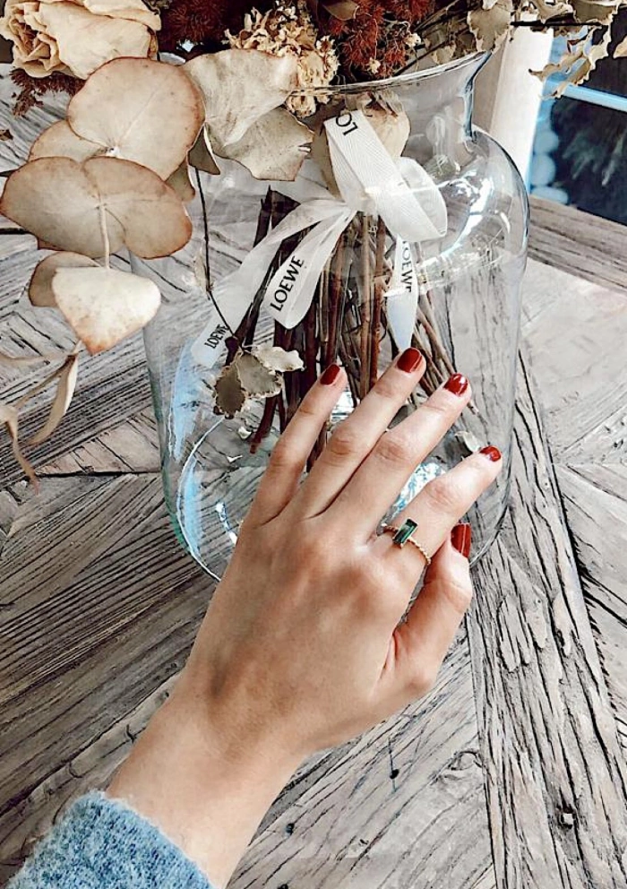 Anillo MERY en oro amarillo de 18 quilates y turmalina verde indigolita|Anillos con Otras Gemas Naturales|Godiam Alta Joyería