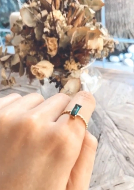 MERY 18K yellow gold with green indigolite tourmaline ring.