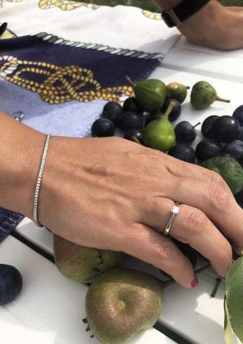 1.4 MINI RIVIÊRE 18K gold tennis bracelet with diamonds.