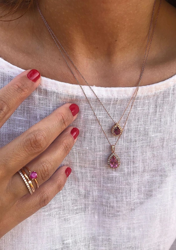 ROSE TEARDROP 18K rose gold diamonds and rubellite pendant.