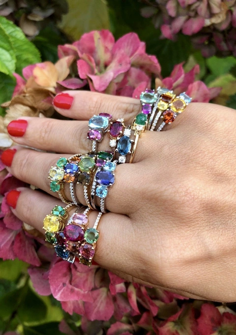 Anillo trilogía MINI RAINBOW en oro blanco de 18K con diamantes, tanzanita y topacios imperiales|Anillos con Otras Gemas Naturales|Godiam Alta Joyería