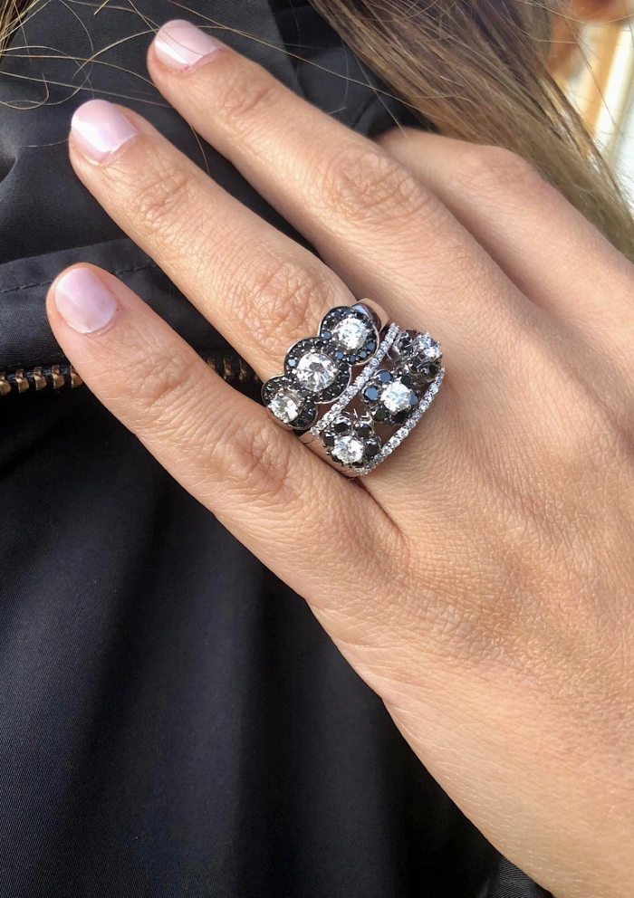 GENEVA 18K white gold ring with black & white diamonds.