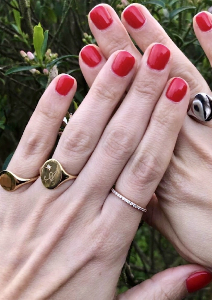 ROUND SIGNET 18K yellow gold ring.