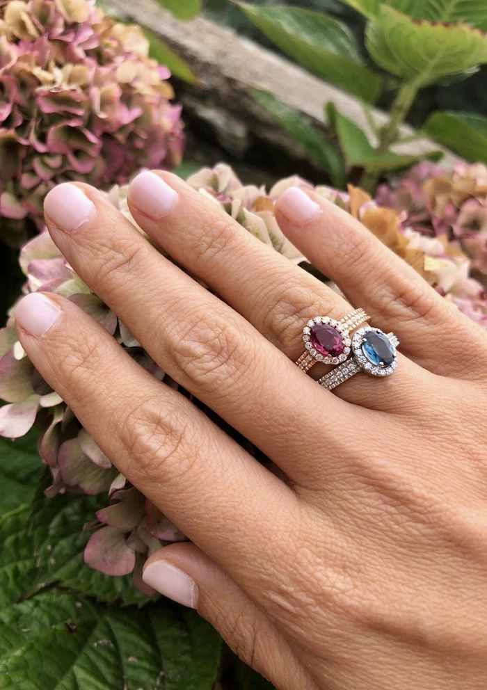 Anillo PATRICIA en oro blanco de 18K con diamantes y topacio London Blue|Anillos con Otras Gemas Naturales|Godiam Alta Joyería