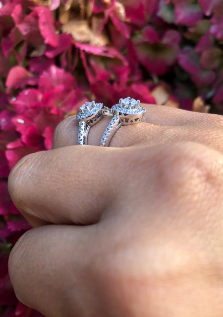 Anillo GIRALDA en oro blanco de 18K y diamantes|Anillos de Compromiso|Godiam Alta Joyería