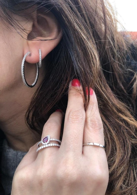 Pendientes BIG ROUND HOOPS en oro de 18K y diamantes|Pendientes de Diamantes|Godiam Alta Joyería