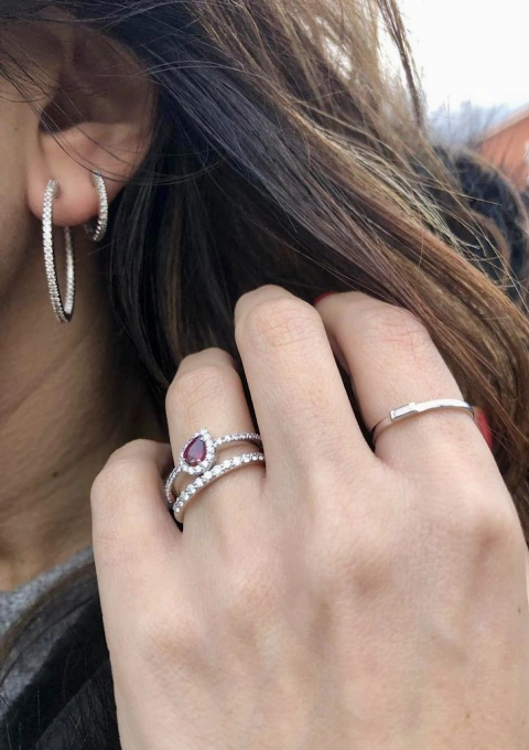 Pendientes BIG ROUND HOOPS en oro de 18K con diamantes|Pendientes de Diamantes|Godiam Alta Joyería