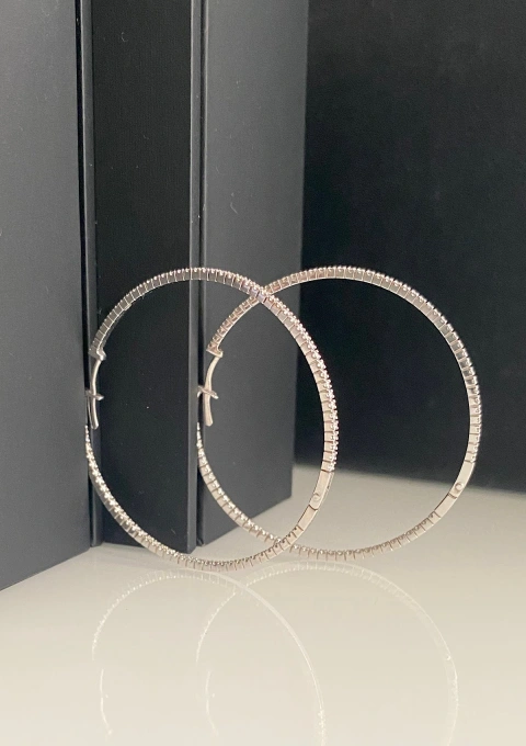 Boucles d'oreilles XTRA BIG ROUND HOOPS or 18K et diamants.