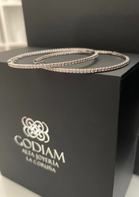 Pendientes XTRA BIG ROUND HOOPS en oro de 18K y diamantes|Novedades|Godiam Alta Joyería