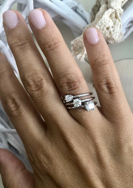 Bague solitaire GAZELLE en or blanc 18 carats avec diamant.