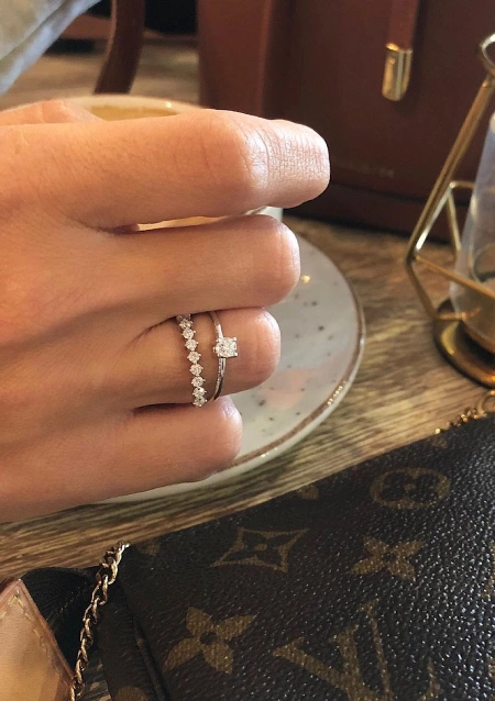 Bague solitaire GAZELLE en or blanc 18 carats avec diamant.