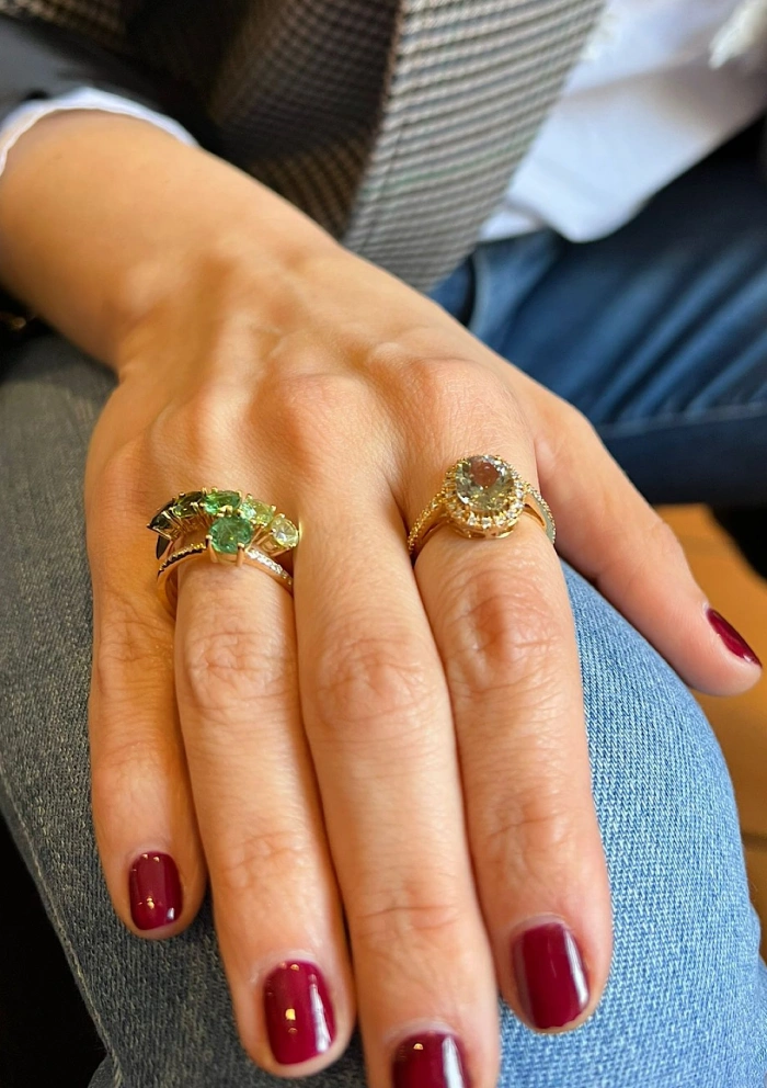 Bague GREEN DEGRADÊ or jaune 18K avec tourmalines vertes.