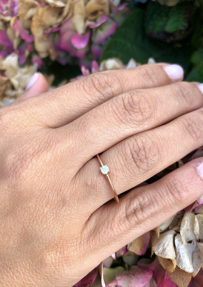 Anillo solitario SUNFLOWER en oro rosa de 18K y diamante|Anillos de Compromiso|Godiam Alta Joyería