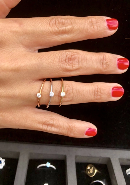 Anillo solitario SUNFLOWER en oro blanco de 18K y diamante|Anillos de Compromiso|Godiam Alta Joyería