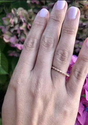 TRENZA 18K rose gold twisted hoop wedding band 2