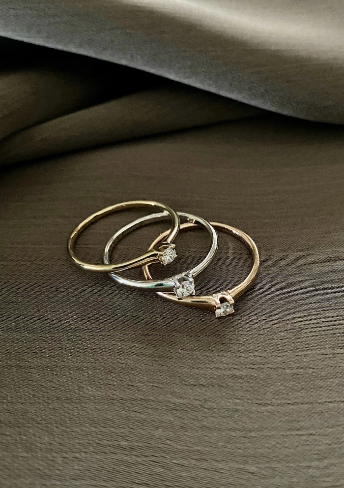 Anillo solitario LUGANO en oro amarillo 18K y diamante|Anillos de Diamantes|Godiam Alta Joyería
