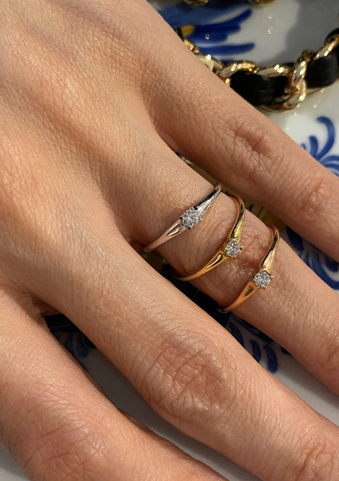 LUGANO 18K white gold brilliant cut diamond solitaire ring.