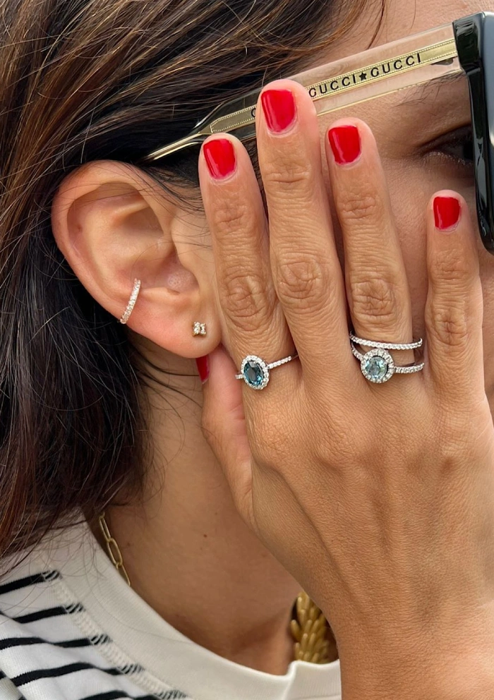 Boucles d'oreilles 4 PETALS en or 18 carats et diamants.