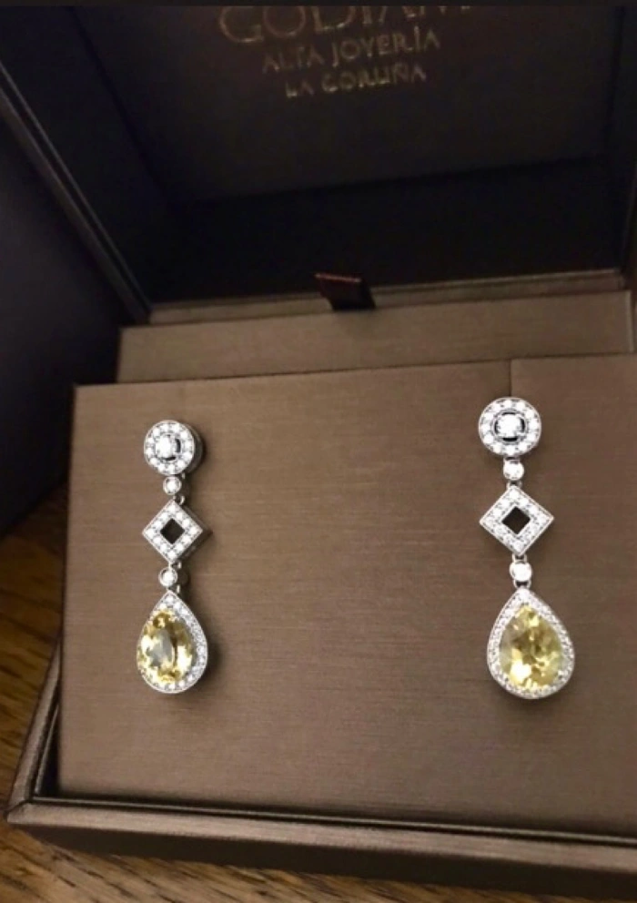 AIDA 18K white gold with diamonds and beryls long earrings,
