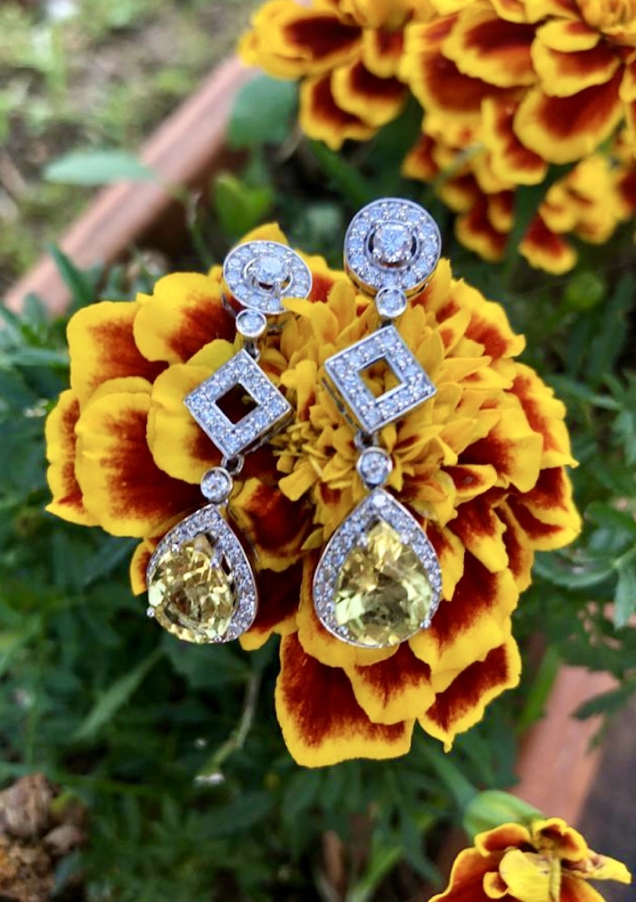 AIDA 18K white gold with diamonds and beryls long earrings,