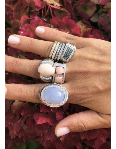 Anillo PINK TWINS en oro blanco de 18K con diamantes y corales rosas|Anillos con Otras Gemas Naturales|Godiam Alta Joyería