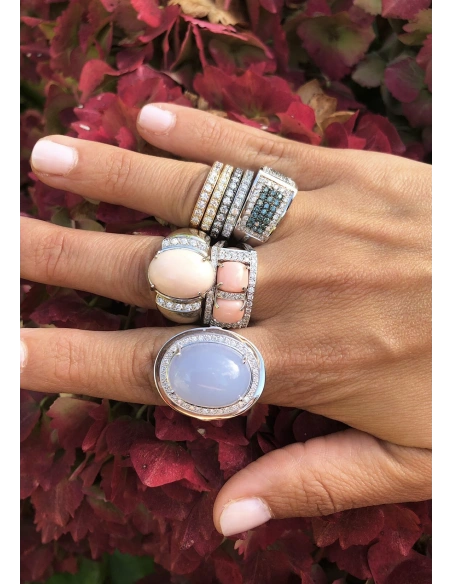 Anillo PINK TWINS en oro blanco de 18K con diamantes y corales rosas|Anillos con Otras Gemas Naturales|Godiam Alta Joyería