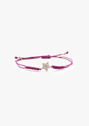 Pulsera charm CÍES en oro blanco de 18K con pavé de diamantes talla brillante e hilo macramé
