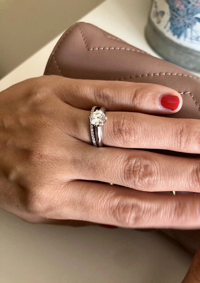 Bague solitaire CORUÑA en or blanc 18K et diamant de 1,22ct.