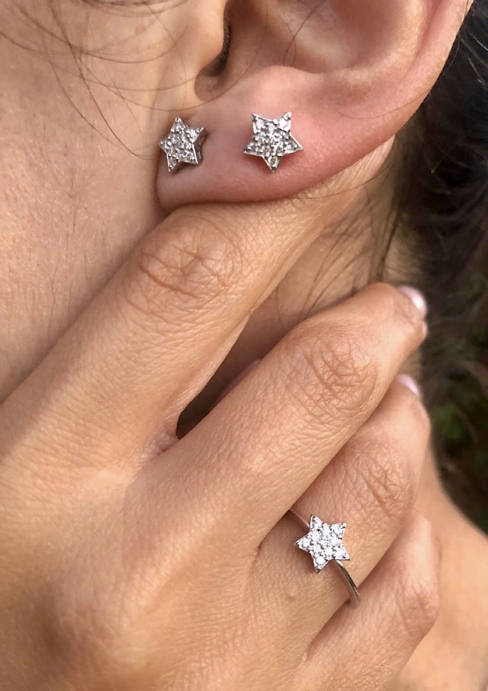 Boucles d'oreilles ESTRELLA en or 18K et pavé de diamants.