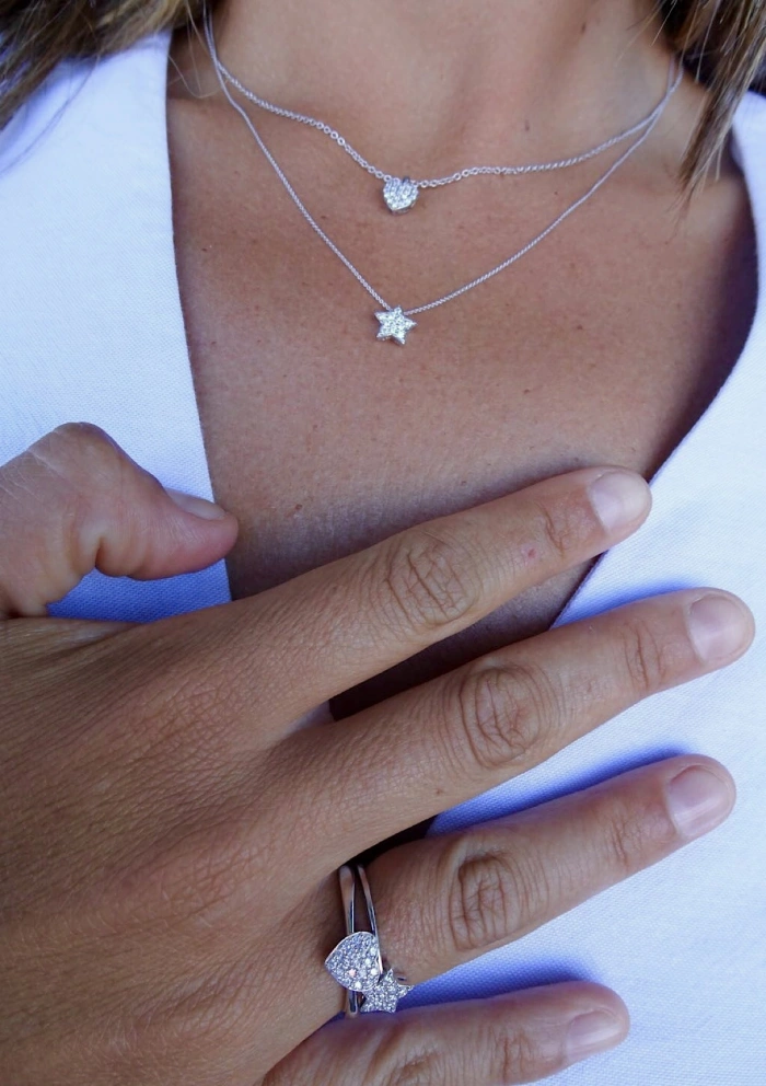 Pendentif ESTRELLA en or 18K et diamants taille brillant.