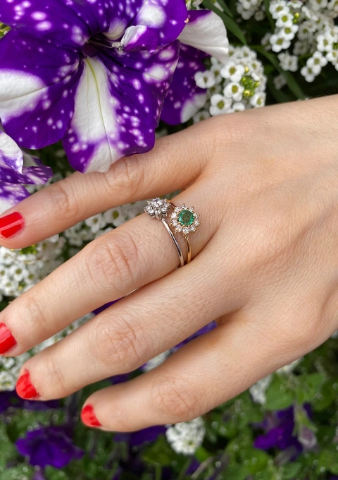 SISSI 18K yellow gold diamond and emerald rosette ring.