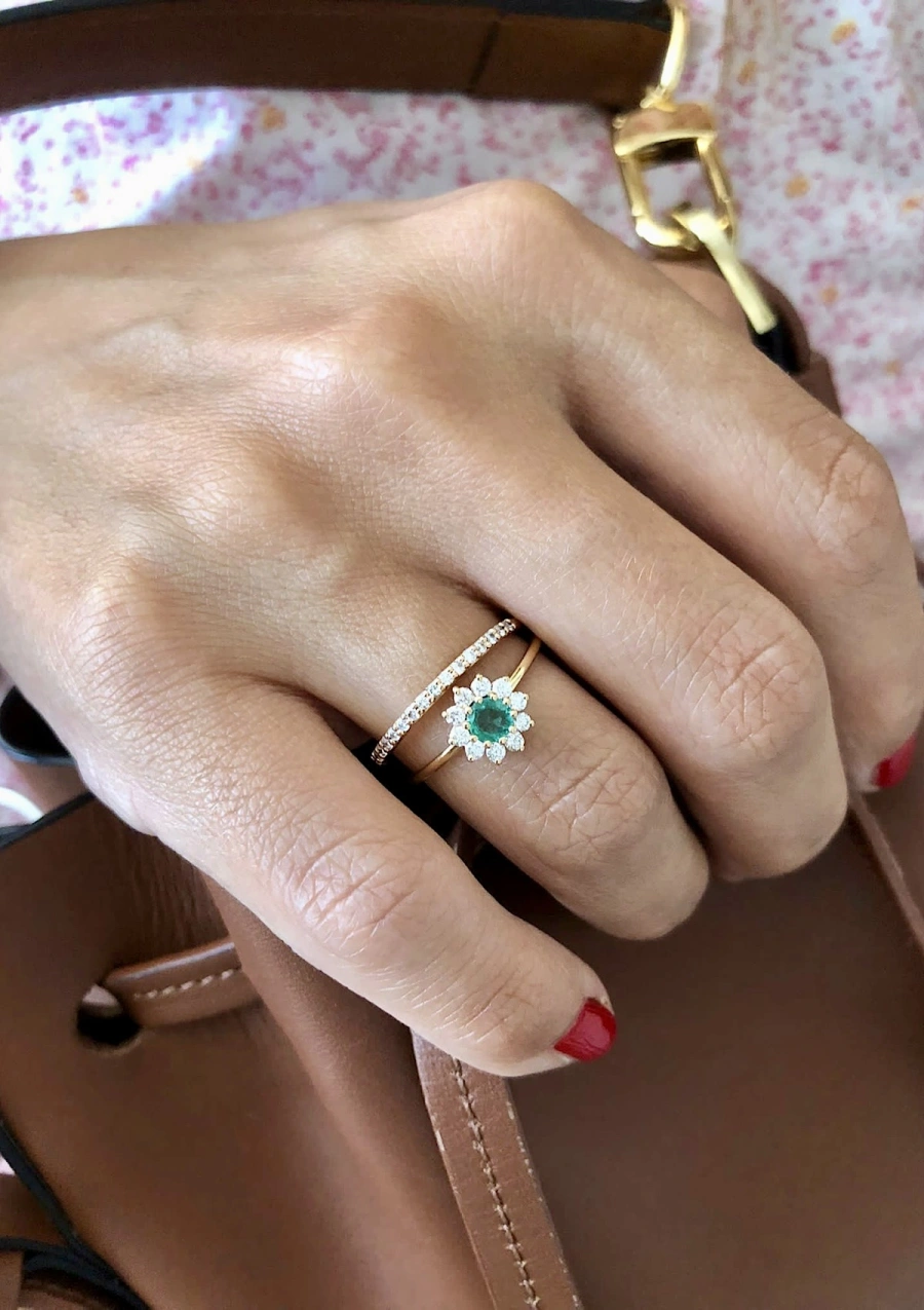 SISSI 18K yellow gold diamond and emerald rosette ring.