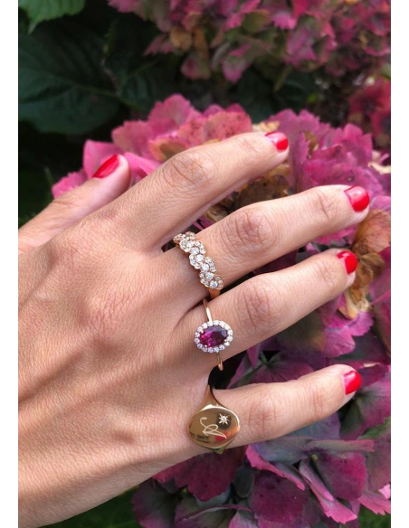 Anillo OVAL SIGNET en oro amarillo 18K y diamante|Anillos de Diamantes|Godiam Alta Joyería