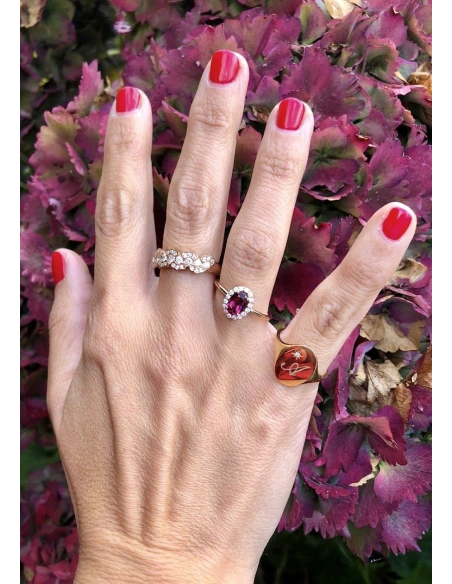 Anillo OVAL SIGNET en oro amarillo 18K y diamante|Anillos de Diamantes|Godiam Alta Joyería