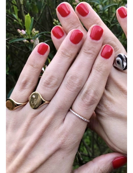 Anillo OVAL SIGNET en oro amarillo 18K y diamante|Anillos de Diamantes|Godiam Alta Joyería