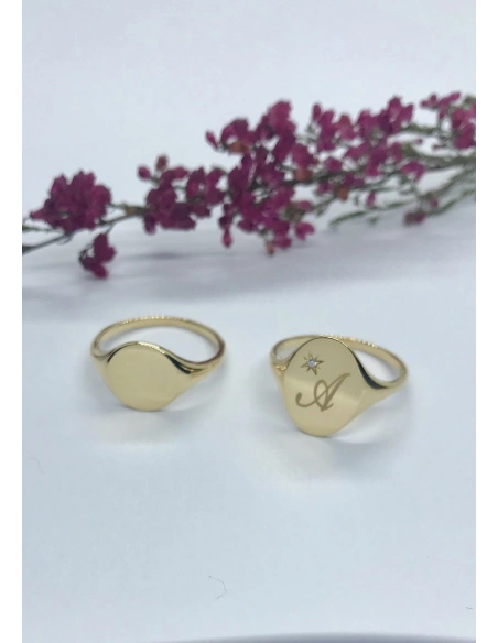 Anillo OVAL SIGNET en oro amarillo 18K y diamante|Anillos de Diamantes|Godiam Alta Joyería