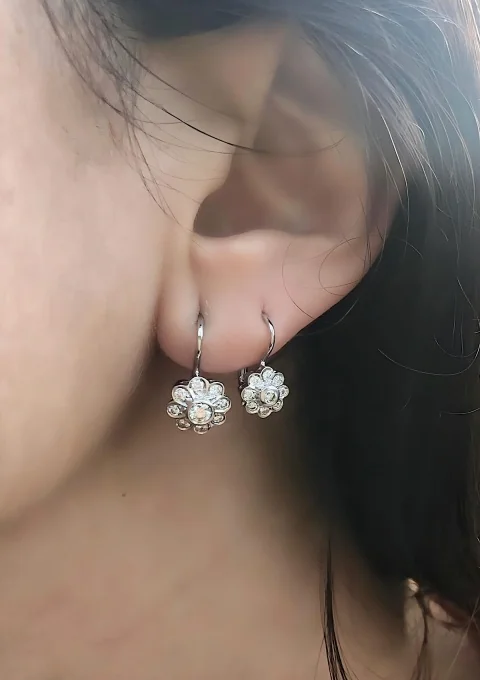 BABY MARGARITA 18K white gold earrings diamond rosette.