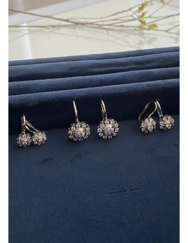 Boucles d'oreilles MARGARITA BABY or blanc 18K et diamants.