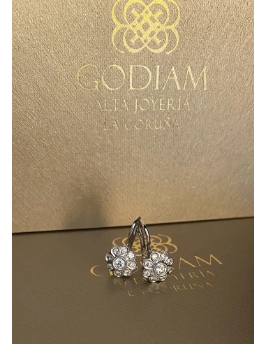 Pendientes MARGARITA MIDI en oro blanco de 18K y diamantes|Pendientes de Diamantes|Godiam Alta Joyería